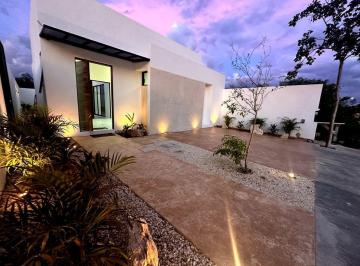 Casa · 170m² · 3 Recámaras · Casa en Venta en Conkal, Entrega Inmediata, Amaranta