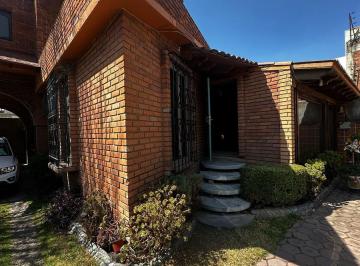 Casa · 236m² · 5 Recámaras · 3 Estacionamientos · Casa en Metepec