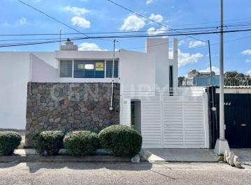 Casa · 169m² · 3 Recámaras · 1 Estacionamiento · Casa en Venta Valle Dorado, 3 Recámaras, Jardín y Gran Ubicación en Puebla.
