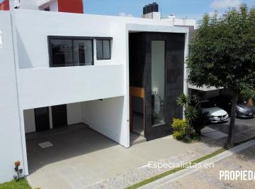Casa · 274m² · 3 Recámaras · 2 Estacionamientos · Casa en Venta en Parque Durango, Lomas de Angelopolis