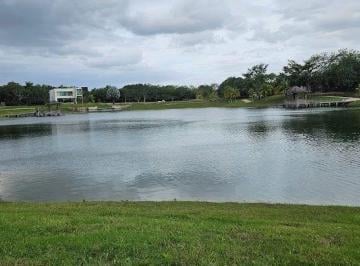 Departamento · 202m² · 3 Recámaras · 2 Estacionamientos · Venta de Departamento en Yucatan Country Club, Merida!
