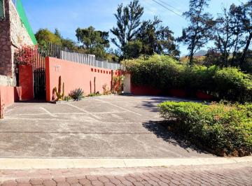 Casa de 5 habitaciones, Ixtapan de la Sal · Casa Los Helechos con Impresionantes Bóvedas Catalanas, Cúpulas, Amplio Jardín y Jacuzzi Techado.