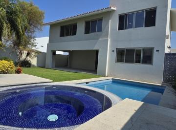 Casa · 550m² · 4 Recámaras · 2 Estacionamientos · Casa en Paraiso Country Club