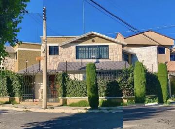 Casa de 4 habitaciones, Pachuca · Elegancia y Confort en Valle de San Javier