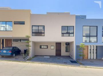 Casa · 184m² · 3 Recámaras · 2 Estacionamientos · Casa Nueva Capital Norte