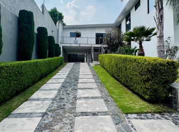 Casa de 6 habitaciones, Alvaro Obregón · 2 Excelentes Casas en Gran Terreno, Frente a La Iglesia de Pedregal
