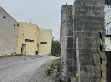 Calle de acceso al terreno comercial. · Terreno Comercial en Venta en Colonia Topo Chico