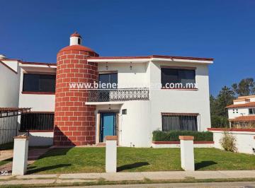 Casa de 4 habitaciones, Tequisquiapan · Casa en Venta en Tequisquiapan Club de Golf. Juani