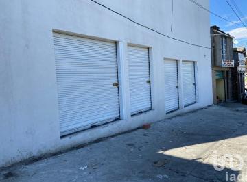 Local comercial · 265m² · 6 Estacionamientos · Local Comercial en Renta