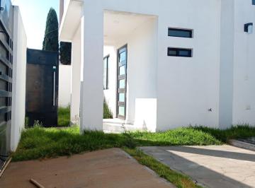 Casa · 135m² · 3 Recámaras · 2 Estacionamientos · Venta de Casa Cerca de Parque Nubia
