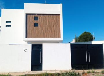 Casa · 135m² · 3 Recámaras · 2 Estacionamientos · Casa en Venta en San Andres Cholula