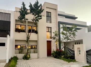 Casa · 266m² · 3 Recámaras · 2 Estacionamientos · Casa en Venta Residencial Rio By Cumbres