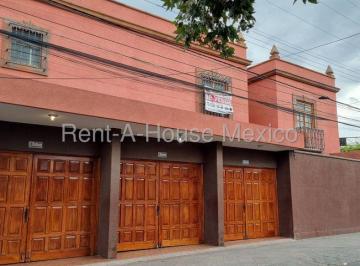 Casa de 5 habitaciones, Querétaro · Residencia en Venta con Uso de Suelo Mixto, Centro, Querétaro.