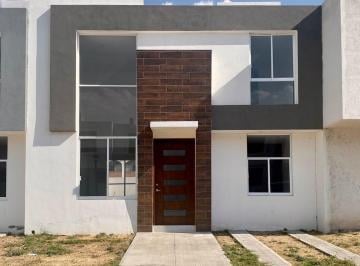 Casa · 138m² · 3 Recámaras · 2 Estacionamientos · Casa en Venta en San Juan del Rio Queretaro