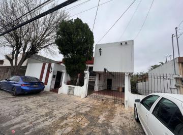 Casa · 338m² · 5 Recámaras · Casa en Venta Col. Roma en Monterrey