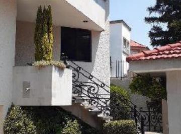 Casa · 4 Recámaras · 5 Estacionamientos · Venta de Casa en Bosques de Laureles, Bosques Las Lomas!