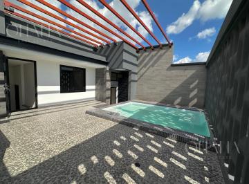Casa · 242m² · 3 Recámaras · 2 Estacionamientos · Casa en Venta Residencial Arbolada
