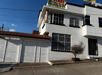 Casa de 3 habitaciones, Morelia · Casa en Venta en Col. 3 de Agosto