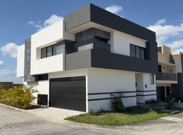 Casa en condominio · 256m² · 3 Recámaras · 2 Estacionamientos · Casa en Venta en Punta Tiburón
