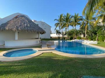Casa · 3 Recámaras · 2 Estacionamientos · Villa Para 12 Personas en Acapulco Diamante