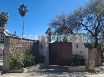 Casa · 350m² · 3 Recámaras · Terreno con Casa en Salto de Los Salados