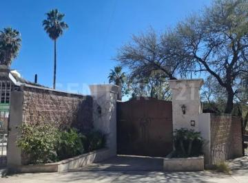 Casa · 350m² · 3 Recámaras · Terreno con Casa en Salto de Los Salados