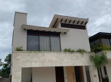 Casa en condominio · 288m² · 3 Recámaras · 2 Estacionamientos · Losantos Cancun *288 M²*