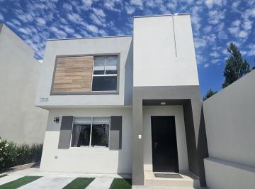Casa · 130m² · 2 Estacionamientos · Casa en Venta en Saltillo Coahuila Villas Castellana