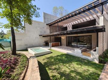 Casa en condominio de 5 habitaciones, Valle de Bravo · Casa en Venta en Valle de Bravo