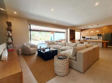 Casa en condominio de 5 habitaciones, Valle de Bravo · Casa en Venta en Valle de Bravo