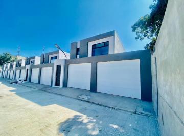 Casa de 4 habitaciones, Tijuana · Casa con 3 Habitaciones y un Estudio Amplio con 160 m² Superficie de Terreno en Venta, La Gloria