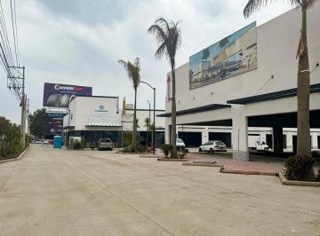 Local comercial · 95m² · 268 Estacionamientos · Locales en Renta Plaza Las Cavas, Aguascalientes.
