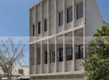 Casa · 315m² · 3 Recámaras · 2 Estacionamientos · Casa en Venta en San Pedro Garza Garcia Centro
