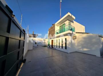 Casa · 200m² · 3 Recámaras · 8 Estacionamientos · Casa en Venta - (4)