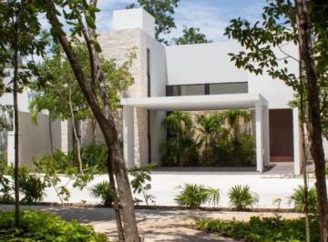 Casa · 203m² · 3 Recámaras · 2 Estacionamientos · Tu Residencia de Lujo en Playa del Carmen: Diseño Personalizado y Exclusividad