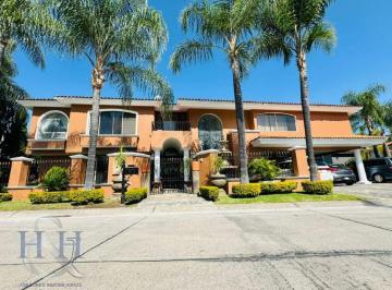 Casa en condominio de 3 habitaciones, Zapopan · Casa en Venta en Puerta de Hierro