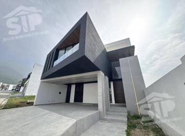 Casa · 426m² · 3 Recámaras · 3 Estacionamientos · Casa en Bosques de Las Misiones Sec. Encino