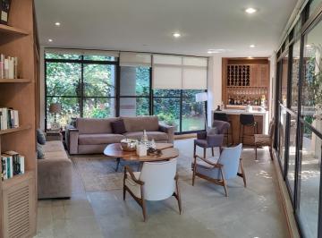 Casa · 367m² · 3 Recámaras · 2 Estacionamientos · Casa en Venta, Bosque de Las Lomas Jardines, Exclusividad, Comodidad y Mucha Luz