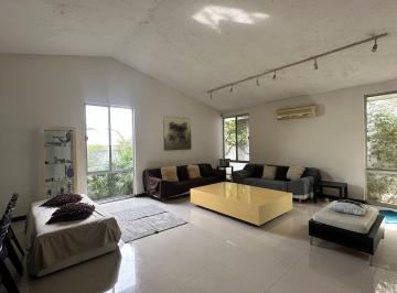 Casa de 3 habitaciones, Monterrey · Casa en Venta Vista Hermosa
