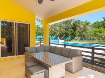 Casa · 280m² · 4 Recámaras · 10 Estacionamientos · House in Rancho Santa Teresita