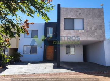 Casa en condominio de 3 habitaciones, Morelia · Casa en Venta en Tres Marias en Fracc. Privado Jacarandas