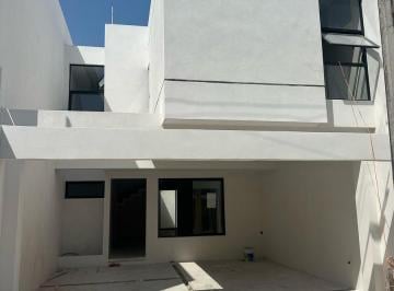 Casa · 152m² · 3 Recámaras · 2 Estacionamientos · Casa en Vía Muerta, Boca del Río