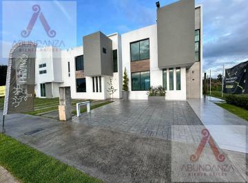 Casa en condominio · 97m² · 3 Recámaras · 2 Estacionamientos · Ocoyoacac Casa Nueva Venta