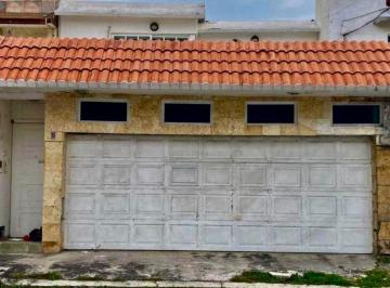 Departamento · 258m² · 3 Recámaras · 2 Estacionamientos - CASS Inmobiliaria · Casa en Venta en Jardines de Mocambo, Boca de Río, Veracruz