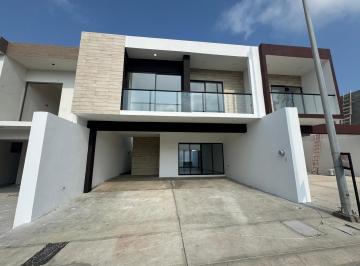 Casa · 190m² · 4 Recámaras · 2 Estacionamientos · Casa en Venta con Alberca en Lomas del Mediterráneo Riviera Veracruzana Alvarado Veracruz