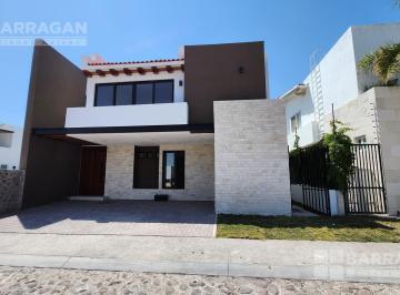 Casa · 325m² · 4 Recámaras · 2 Estacionamientos · Casa Nueva en Venta en Lomas de La Vista, La Vista Residencial