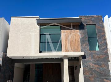 Casa en condominio de 3 habitaciones, Saltillo · Se Vende Hermosa Casa Nueva Doble Altura en Privanzas Acacia