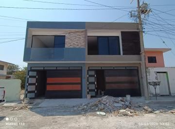 Casa · 172m² · 3 Recámaras · 2 Estacionamientos · Casa en Venta en Fracc Boca del Rio
