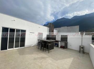 Casa · 320m² · 4 Recámaras · 3 Estacionamientos · Casa en Venta en García