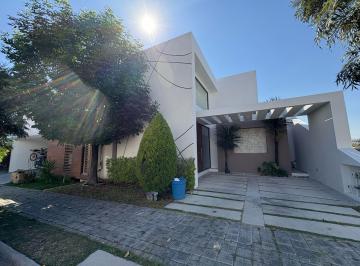 Casa de 3 habitaciones, San Andrés Cholula · Casa en Venta Amueblada Estilo Loft en Parque Nilo, Lomas de Angelópolis